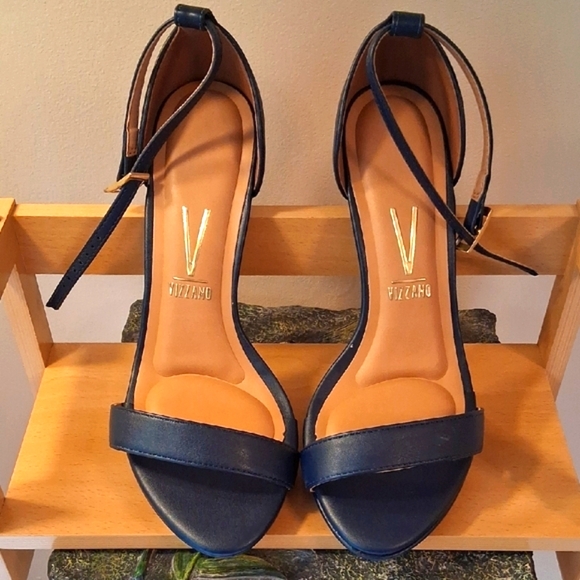 VIZZANO Womens High Heel Half Paw Sandal. Navy. Size 10. Execllent Cond!! - Picture 15 of 15